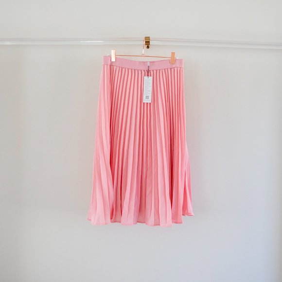 FLOWY AND SOFT High Waist Pleated Swing Skirt - Picture 3 of 5